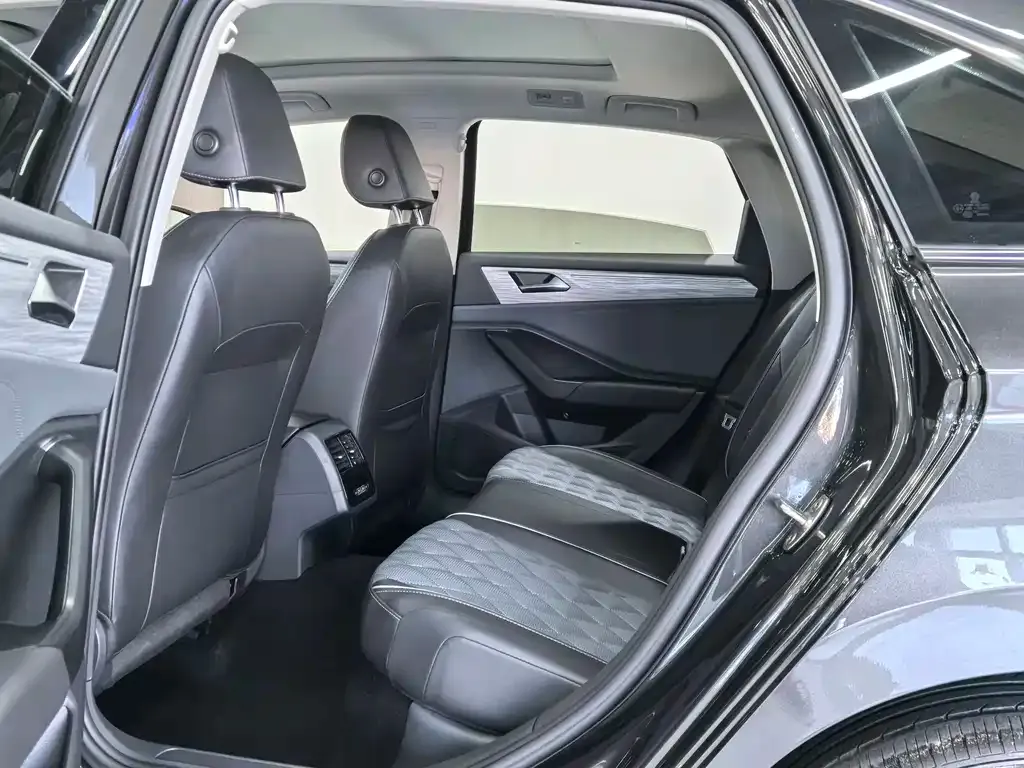 Volkswagen Sagitar 2023 из CN, фото 10