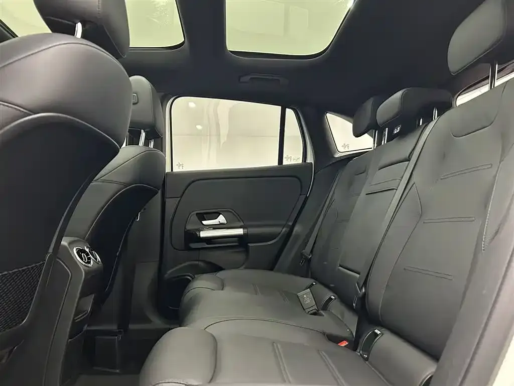 Mercedes-Benz GLA 2024 из CN, фото 2