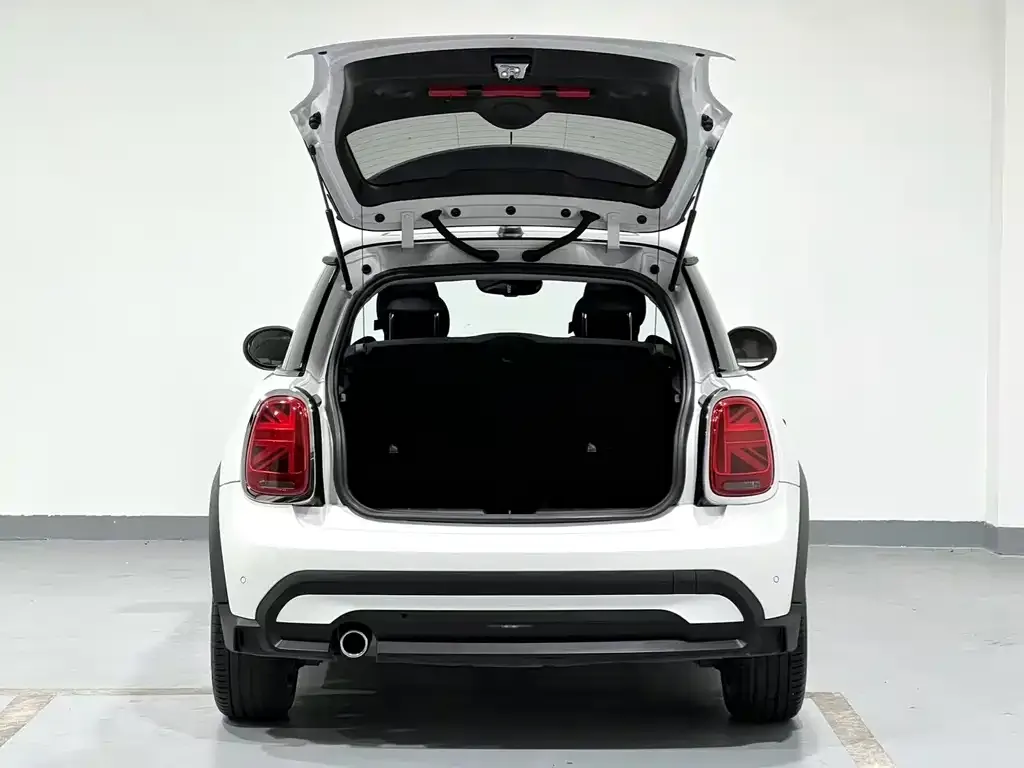 MINI Cooper (3-door) 2023 из CN, фото 9