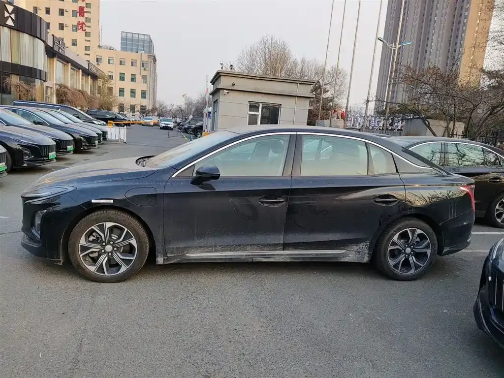 Hongqi E-QM5 2024 из CN, фото 5