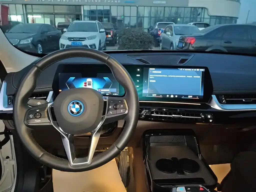 BMW iX1 2025 из CN, фото 10
