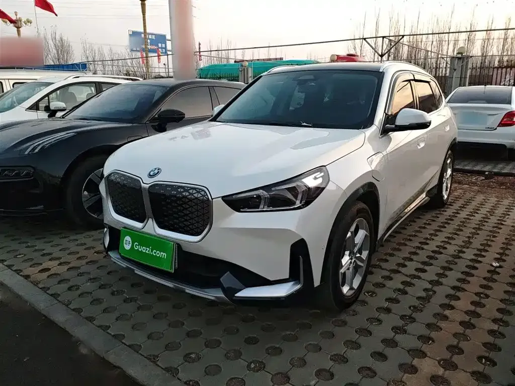 BMW iX1 2025 из CN, фото 2