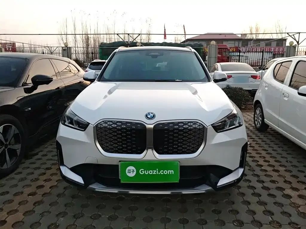 BMW iX1 2025 из CN, фото 3