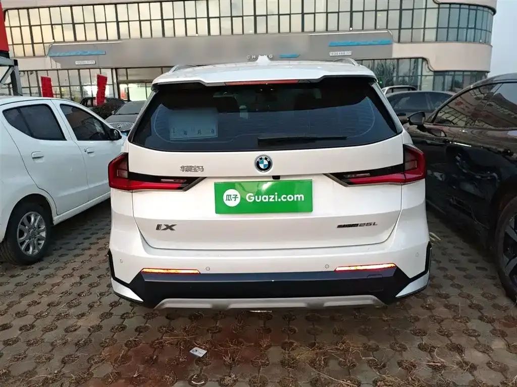 BMW iX1 2025 из CN, фото 6