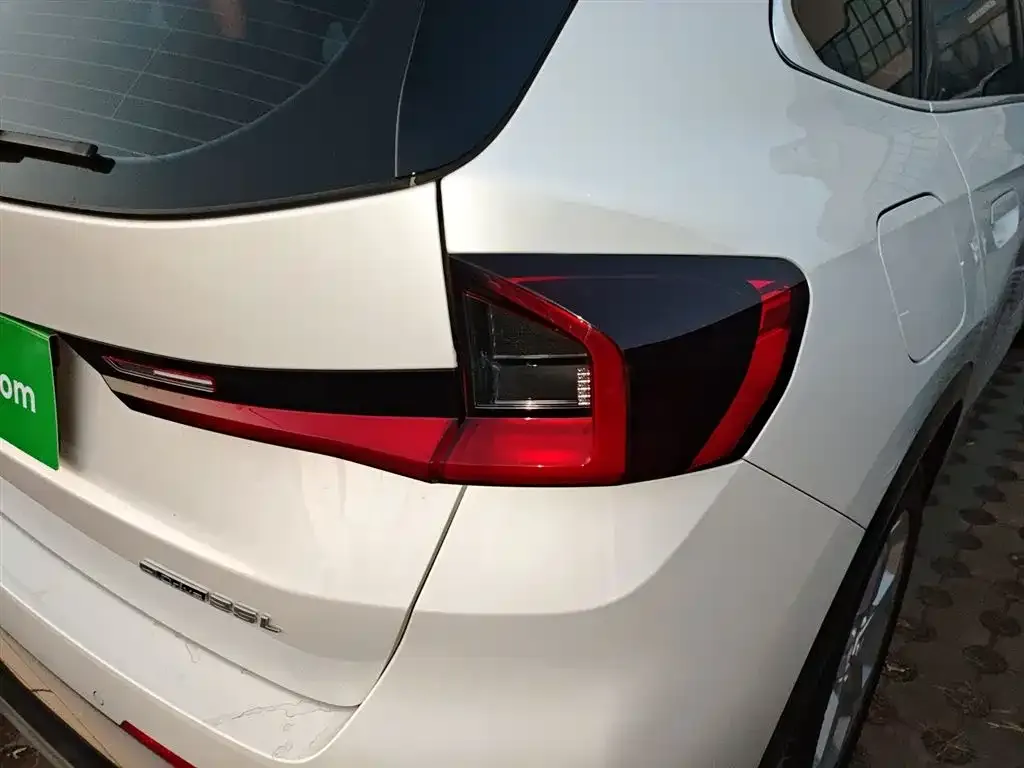BMW iX1 2025 из CN, фото 8