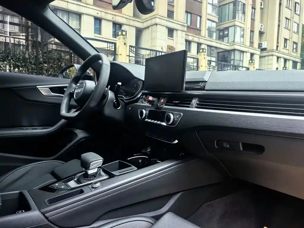 Audi A4L 2025 из CN, фото 9