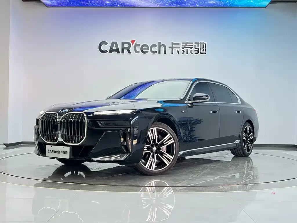BMW 7 Series 2023 из CN, фото 1