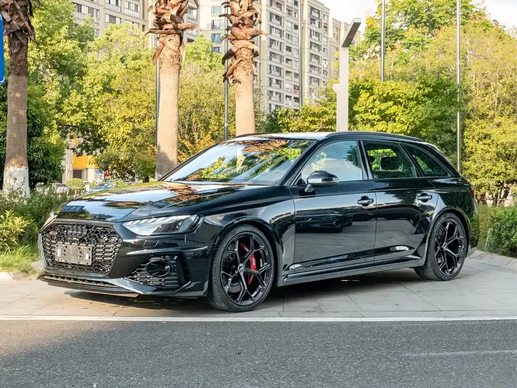 Audi RS 4 2024 из CN, фото 1