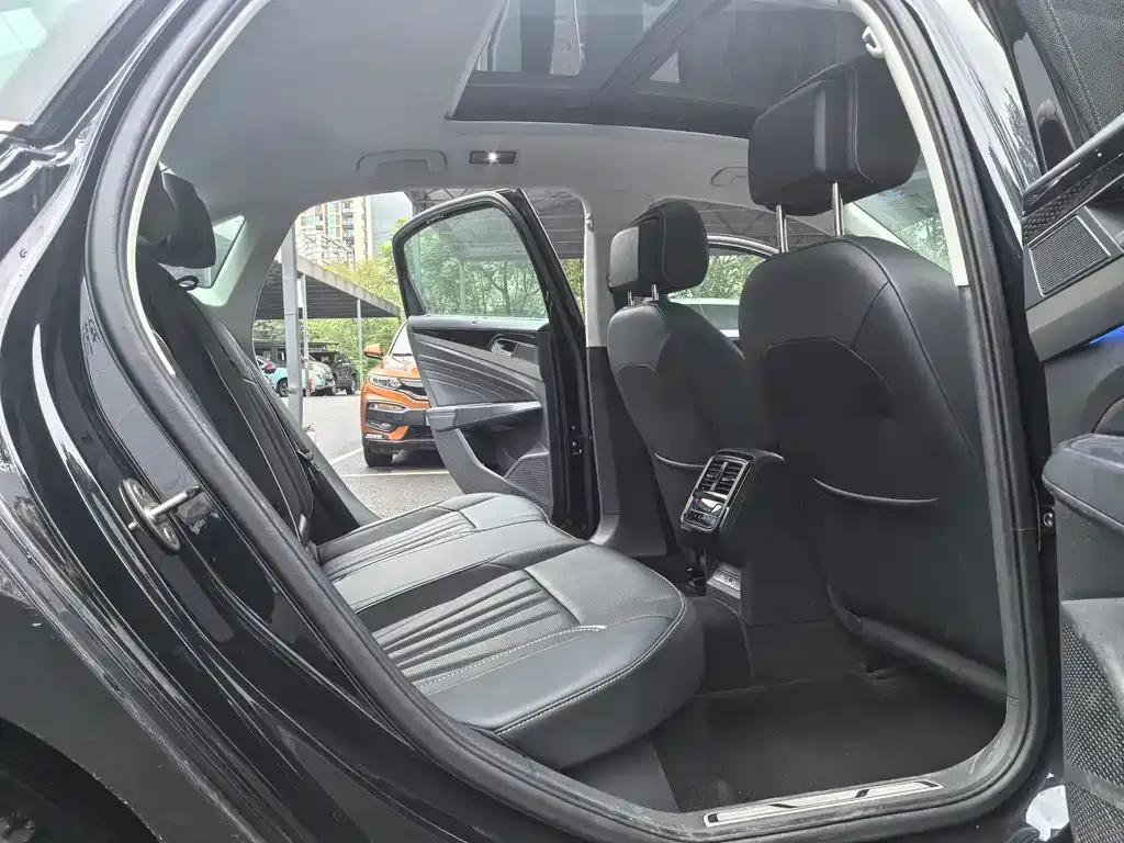Volkswagen Passat 2024 из CN, фото 9