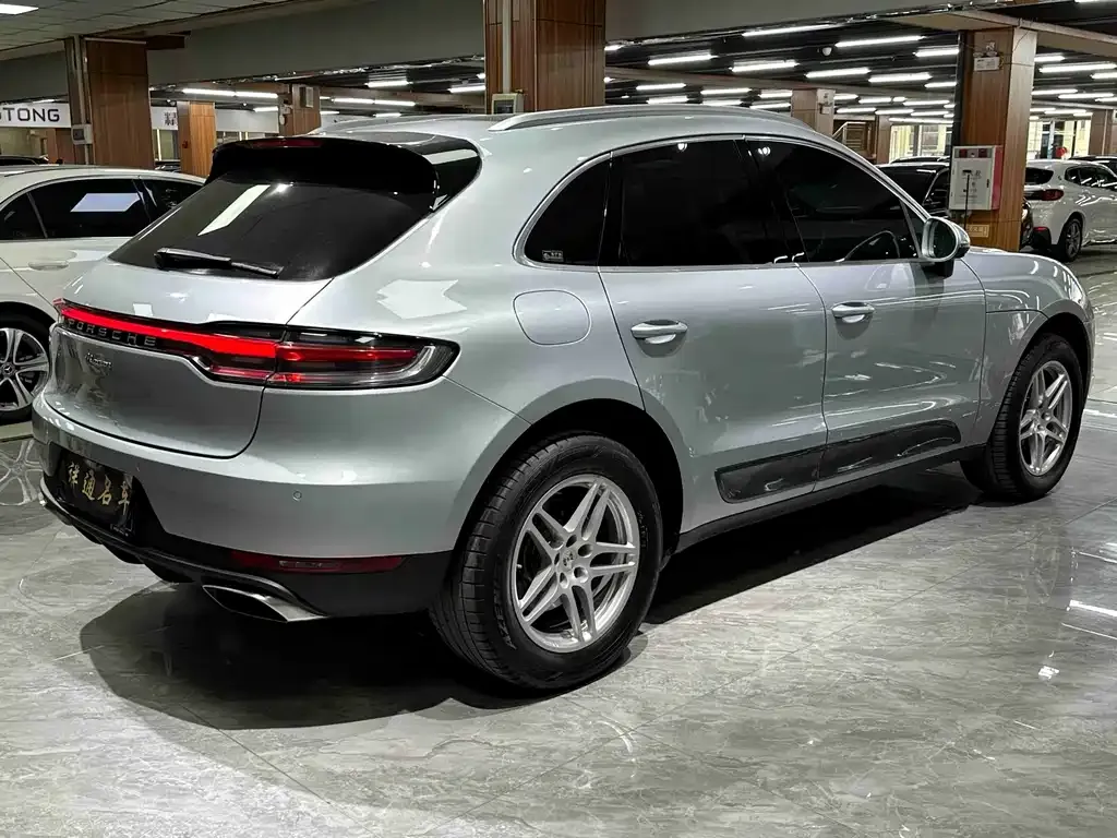 Porsche Macan — фото 9