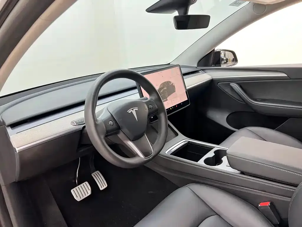 Tesla Model Y 2023 из CN, фото 8