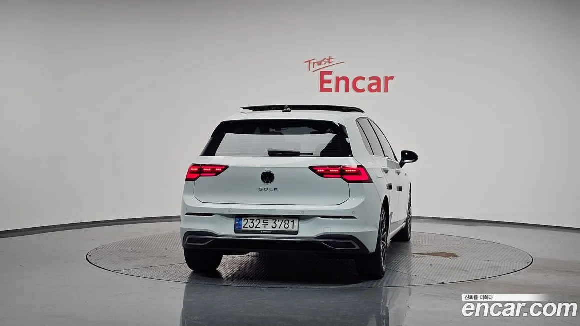 Volkswagen Golf 2023 из KR, фото 4