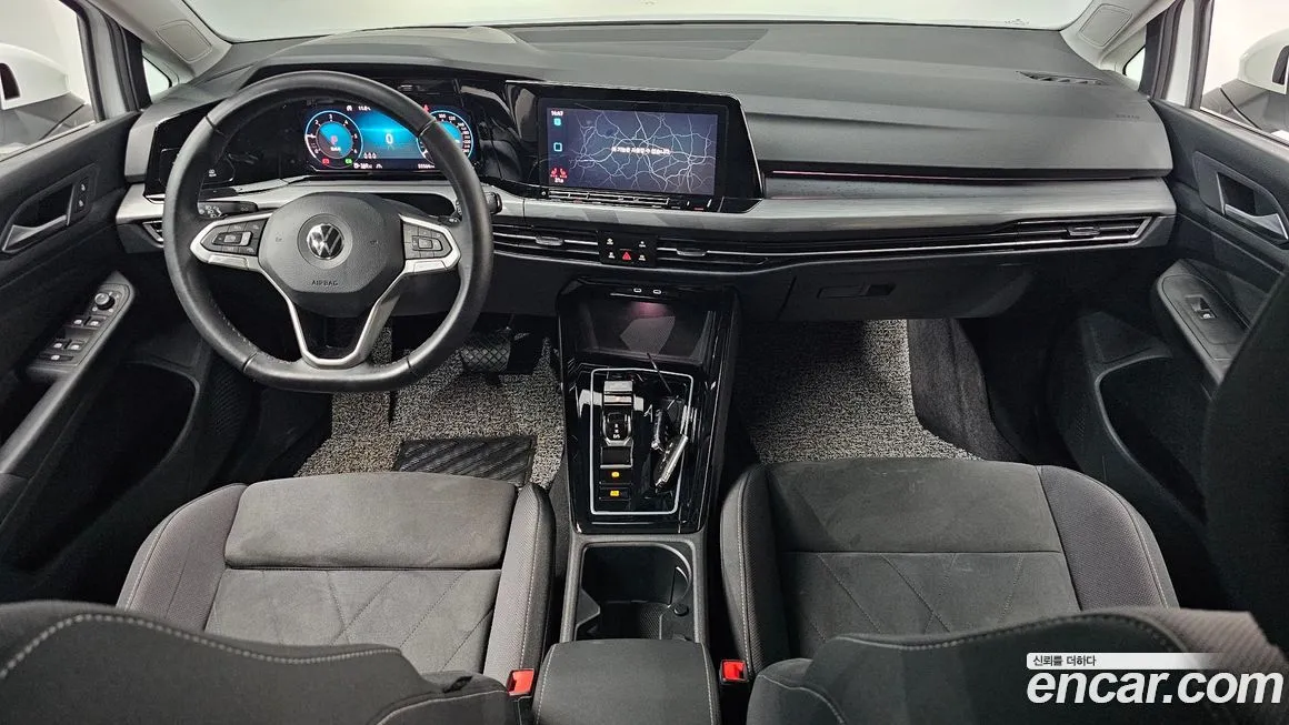 Volkswagen Golf 2023 из KR, фото 7
