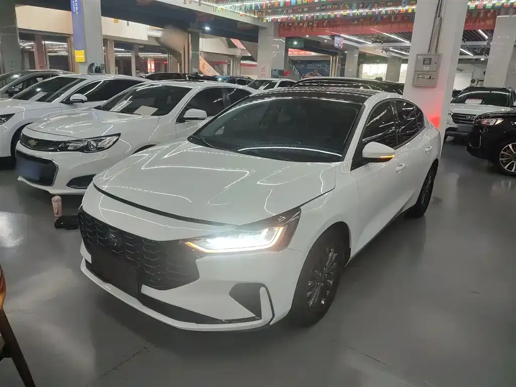 Ford Focus 2022 из CN, фото 1