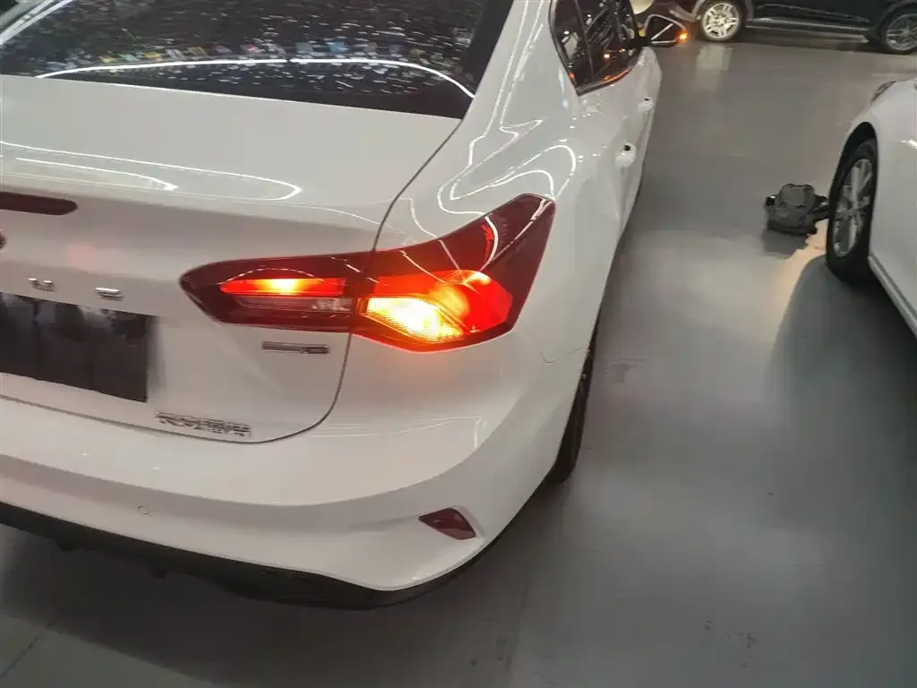 Ford Focus 2022 из CN, фото 8