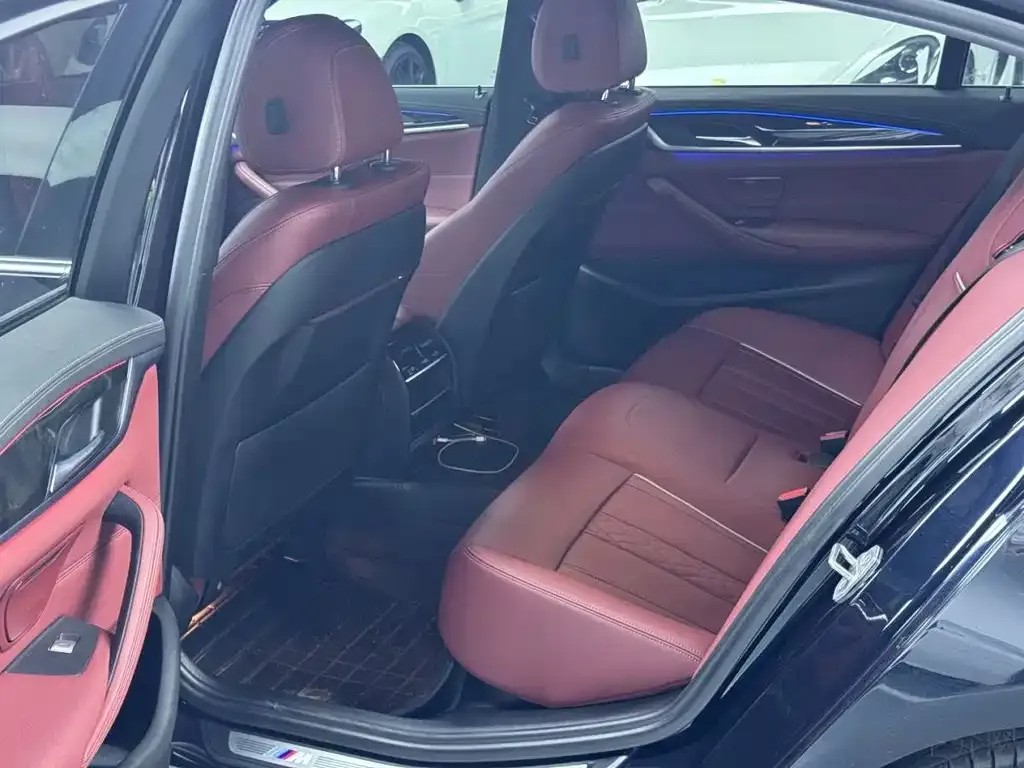 BMW 5 Series 2022 из CN, фото 7