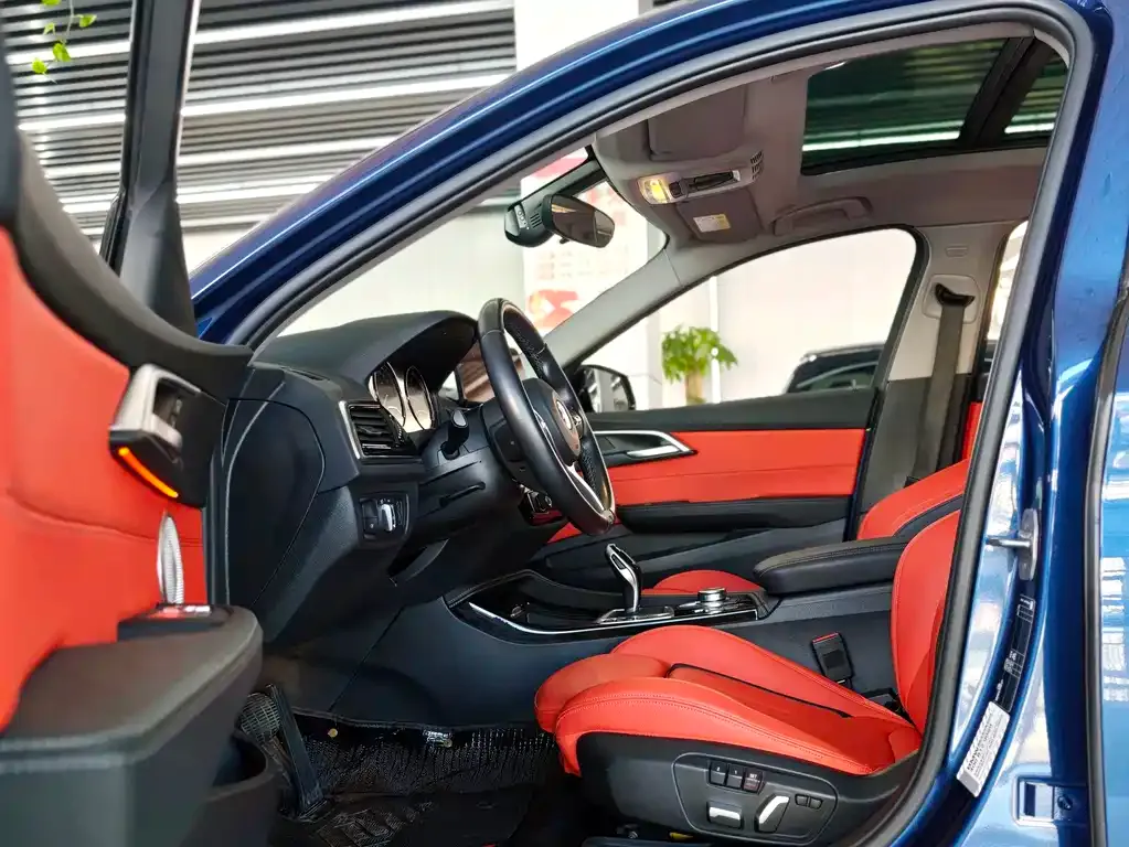 BMW 1 Series 2021 из CN, фото 5
