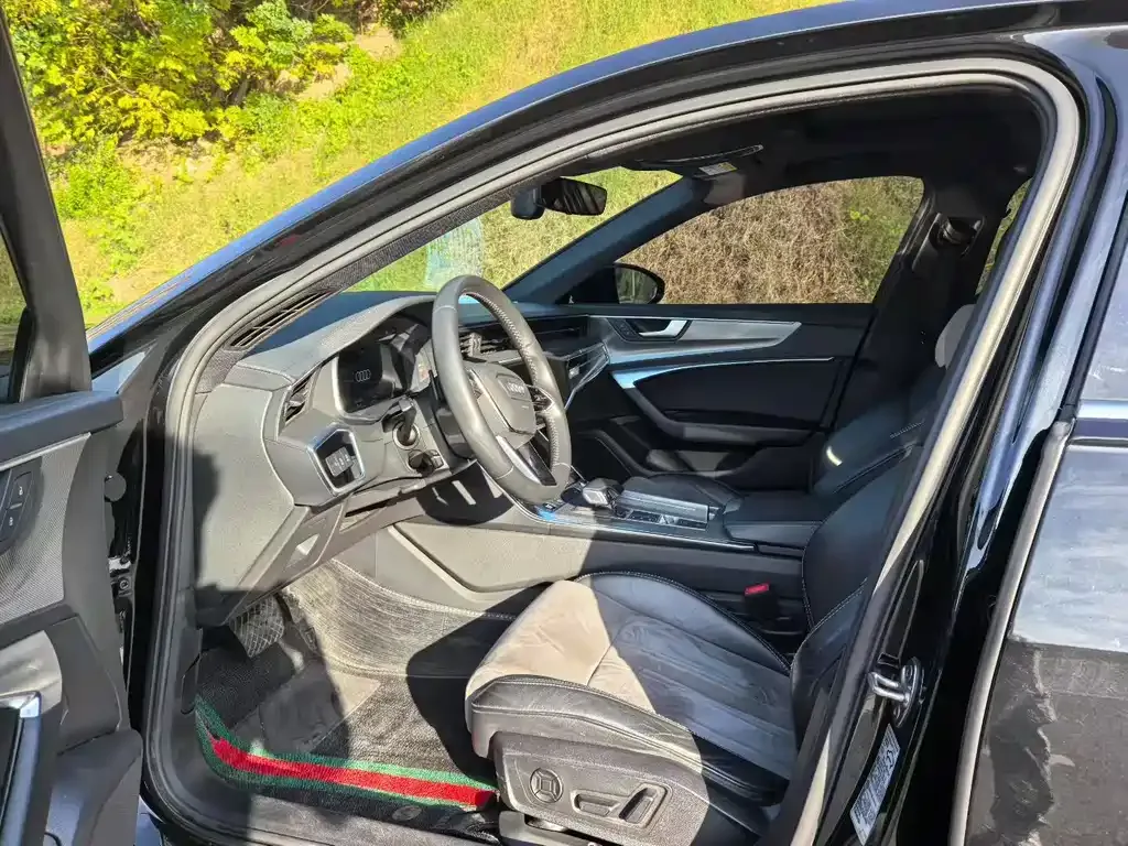 Audi A6L 2021 из CN, фото 4