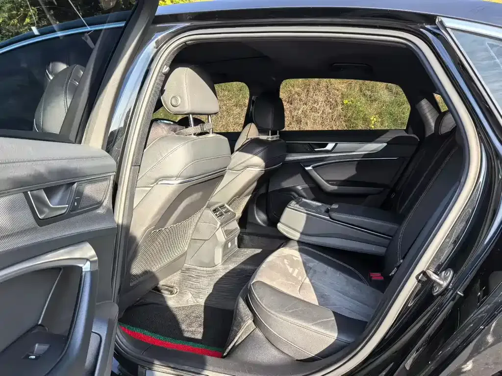 Audi A6L 2021 из CN, фото 6
