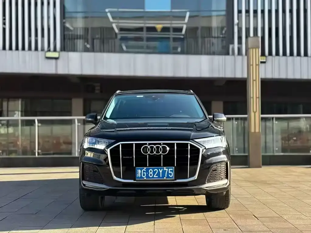 Audi Q7 2021 из CN, фото 2