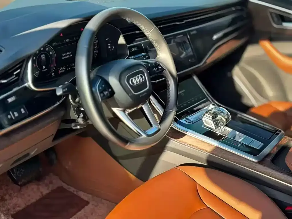 Audi Q7 2021 из CN, фото 4