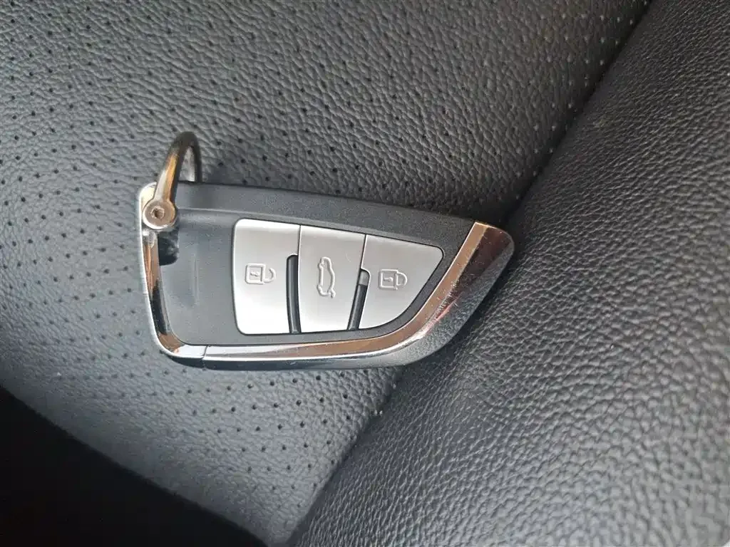 Nissan Tiida 2022 из CN, фото 9