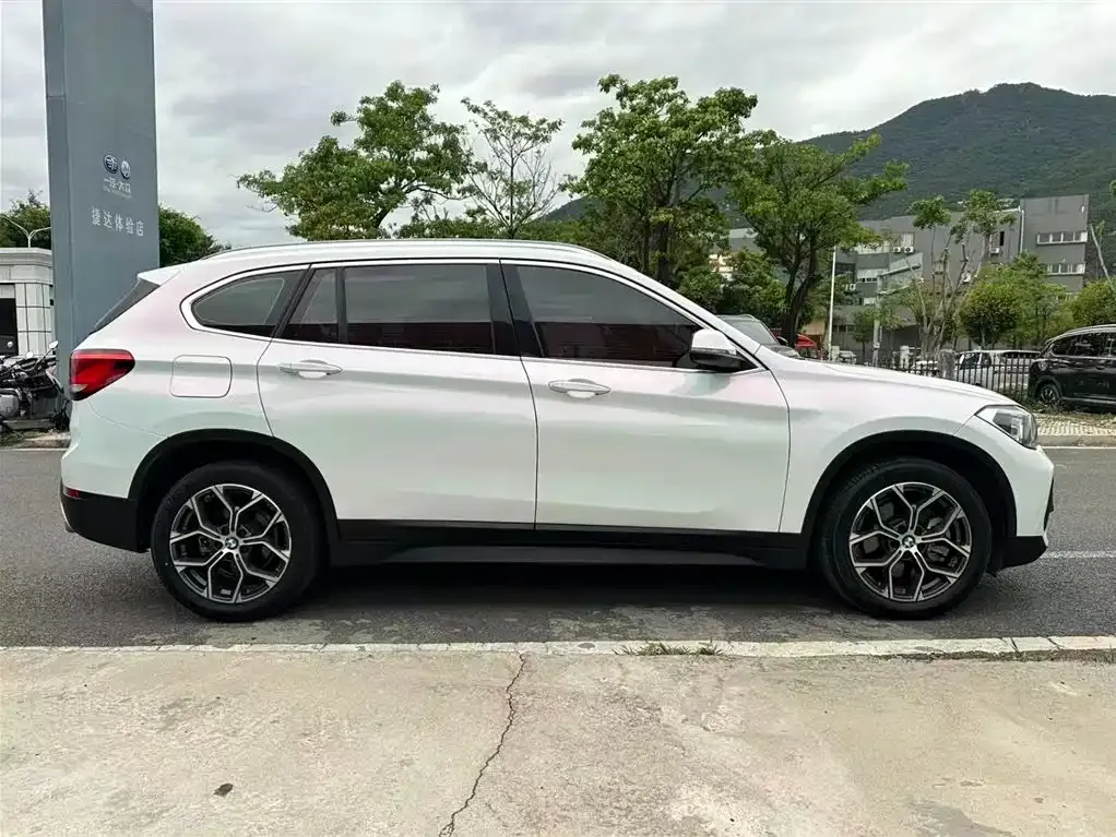 BMW X1 2022 из CN, фото 10