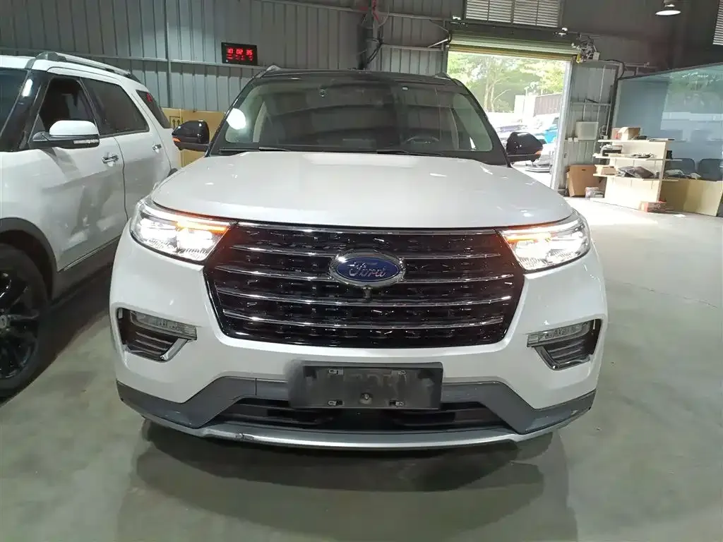 Ford Explorer 2021 из CN, фото 3