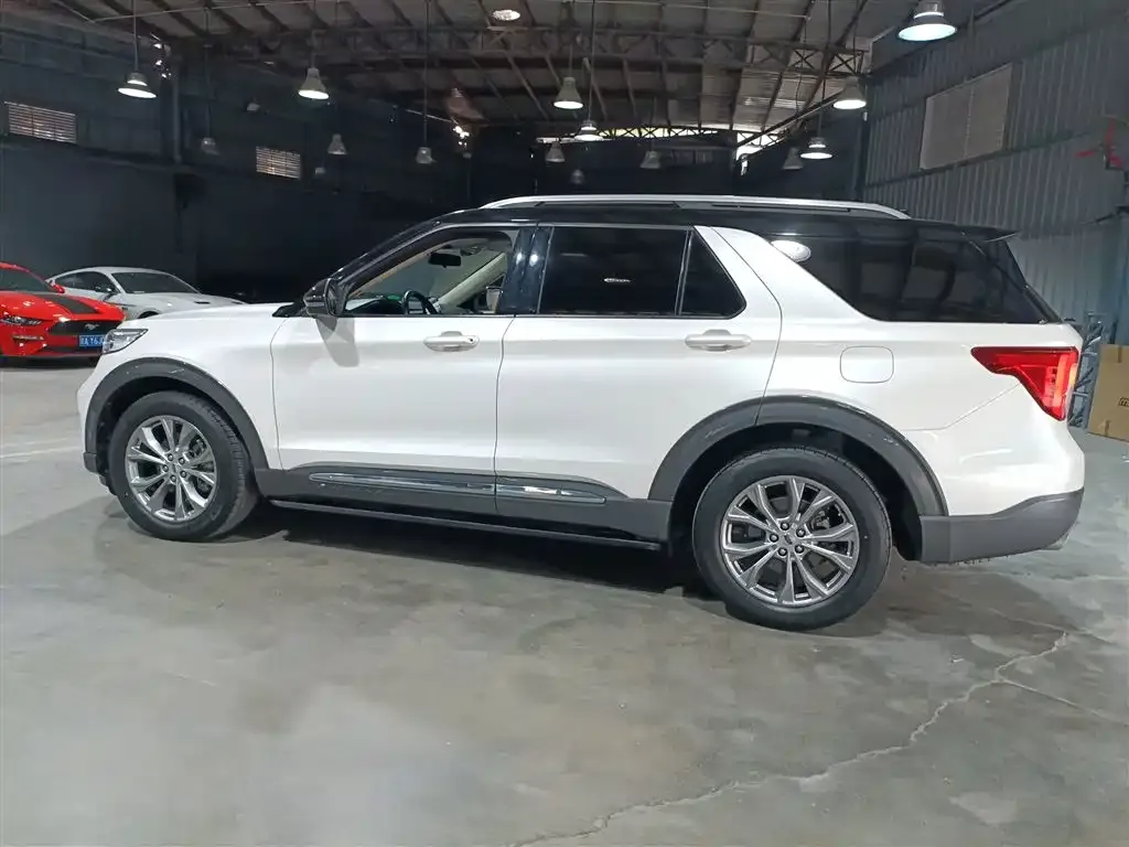 Ford Explorer 2021 из CN, фото 5