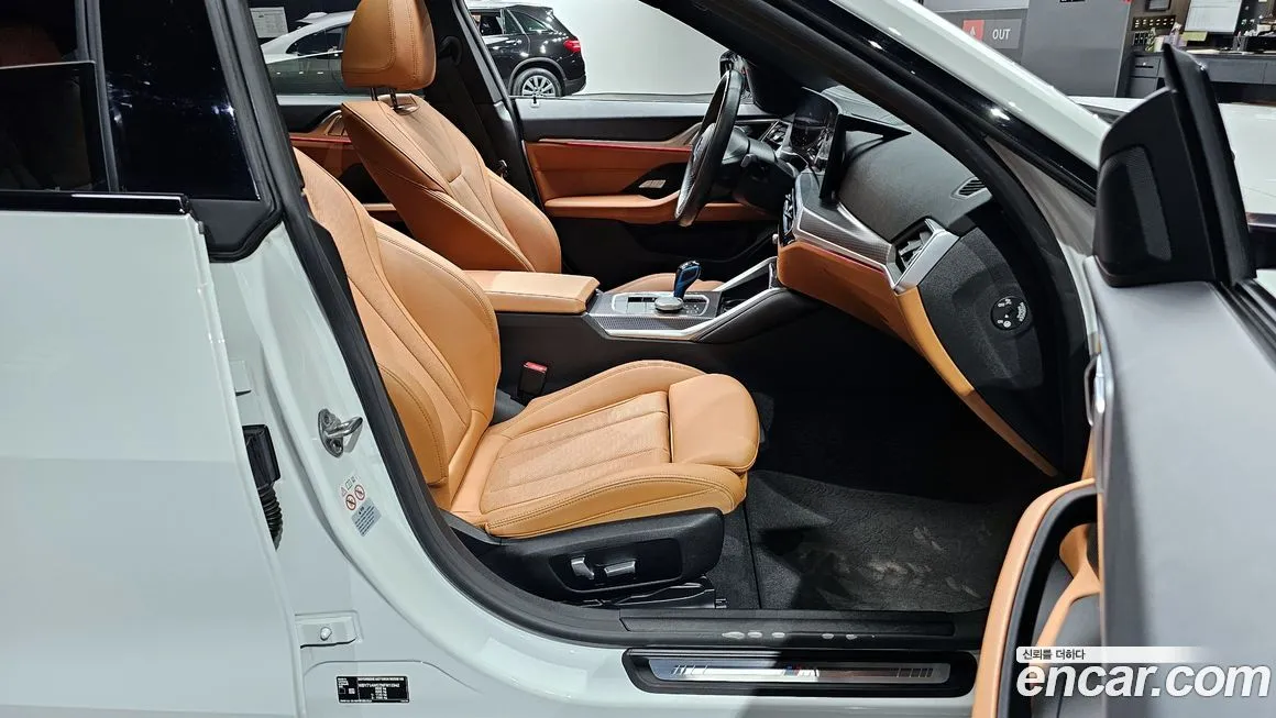 BMW i4 — фото 10