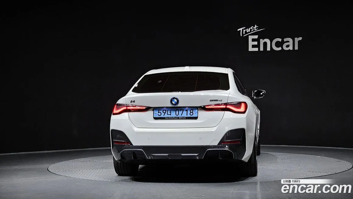 BMW i4 — фото 4