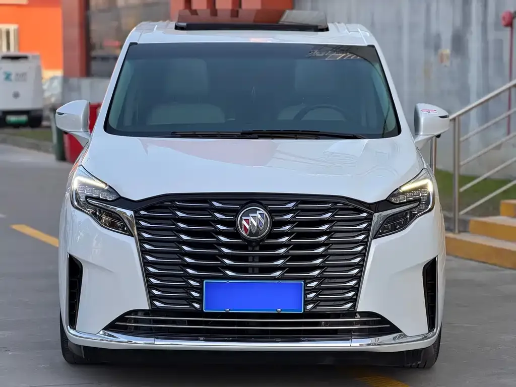Buick GL8 2023 из CN, фото 2