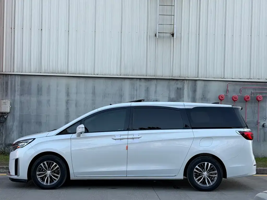 Buick GL8 2023 из CN, фото 8