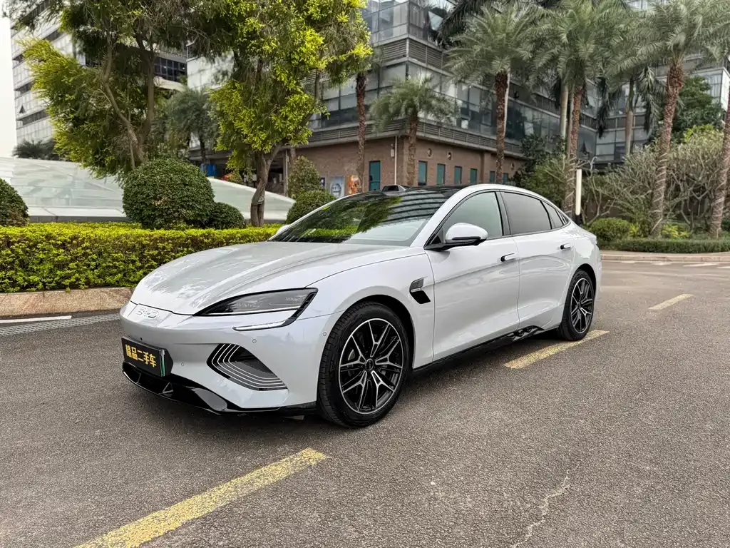 BYD Seal — фото 1