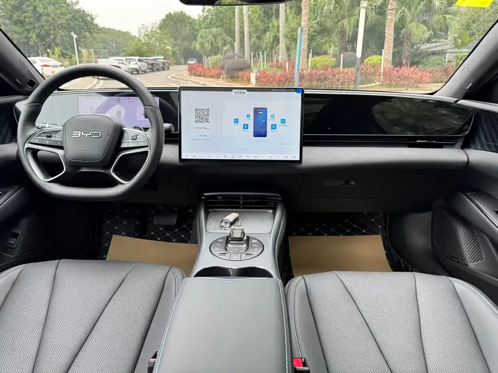BYD Seal — фото 10