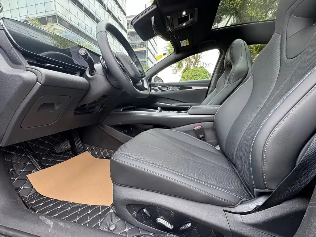 BYD Seal — фото 4