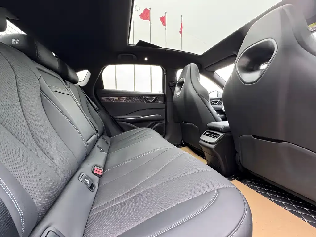 BYD Seal — фото 7
