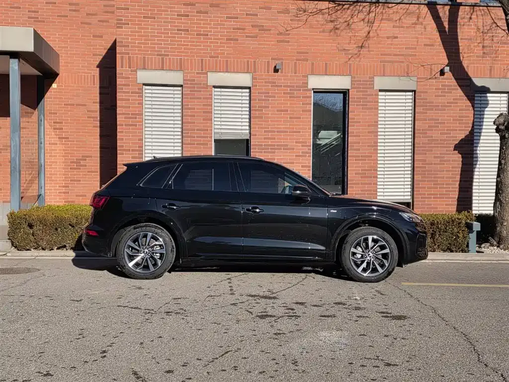Audi Q5L 2024 из CN, фото 4