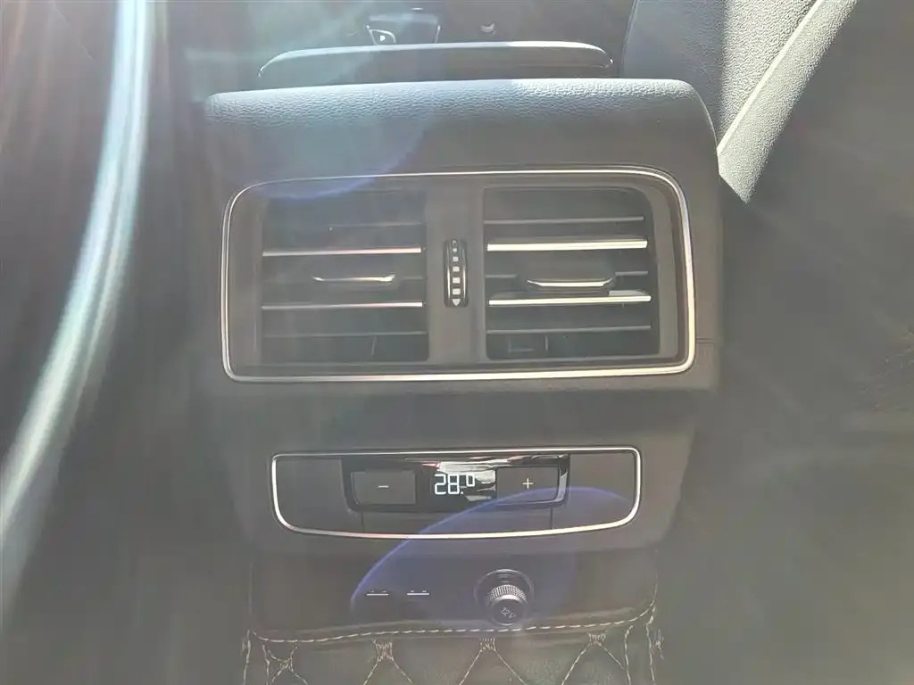 Audi Q5L 2024 из CN, фото 5