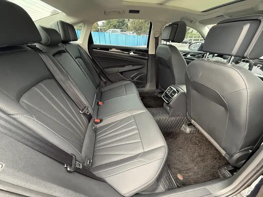 Volkswagen Passat 2025 из CN, фото 10