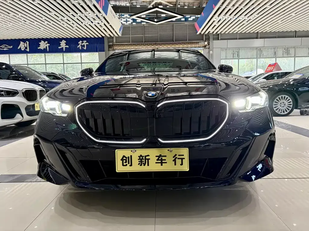 BMW 5 Series 2025 из CN, фото 1