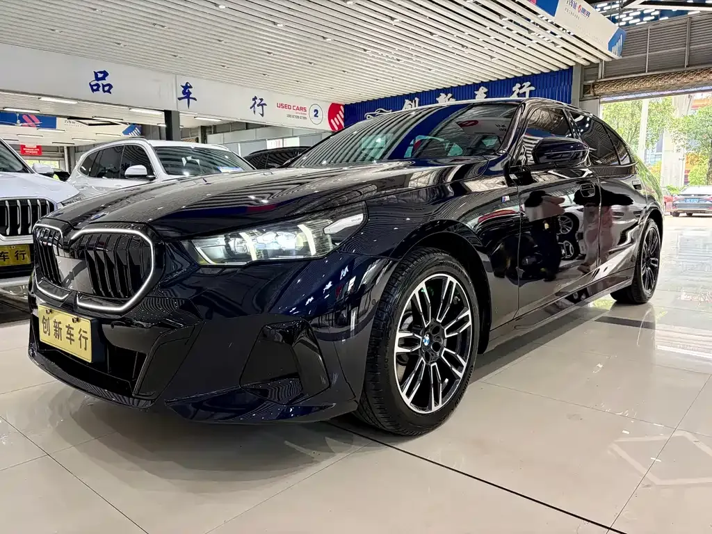BMW 5 Series 2025 из CN, фото 2