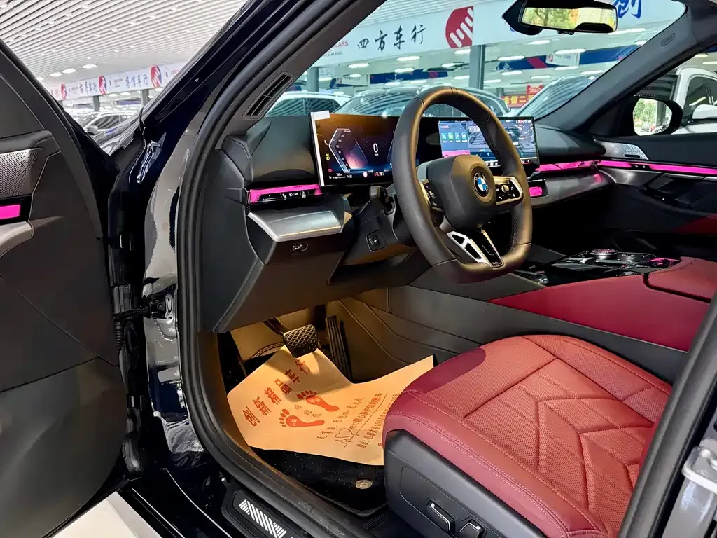 BMW 5 Series 2025 из CN, фото 6