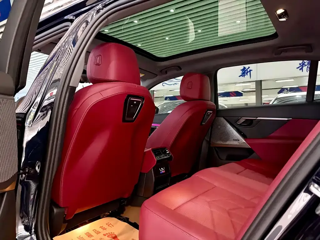 BMW 5 Series 2025 из CN, фото 7