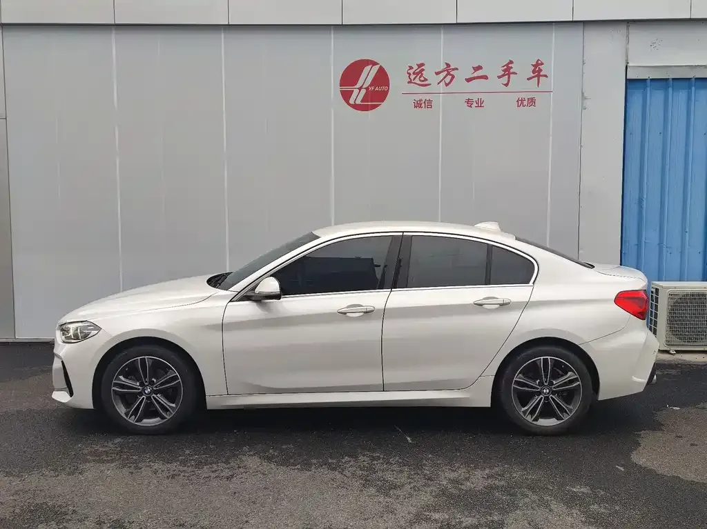 BMW 1 Series 2021 из CN, фото 4