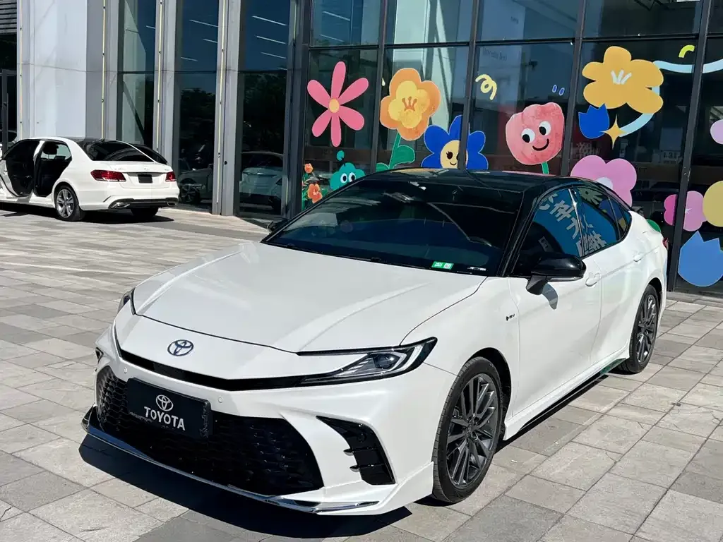 Toyota Camry 2024 из CN, фото 1
