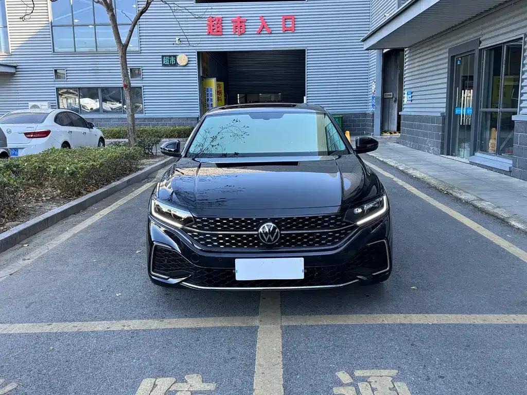 Volkswagen Passat 2024 из CN, фото 2