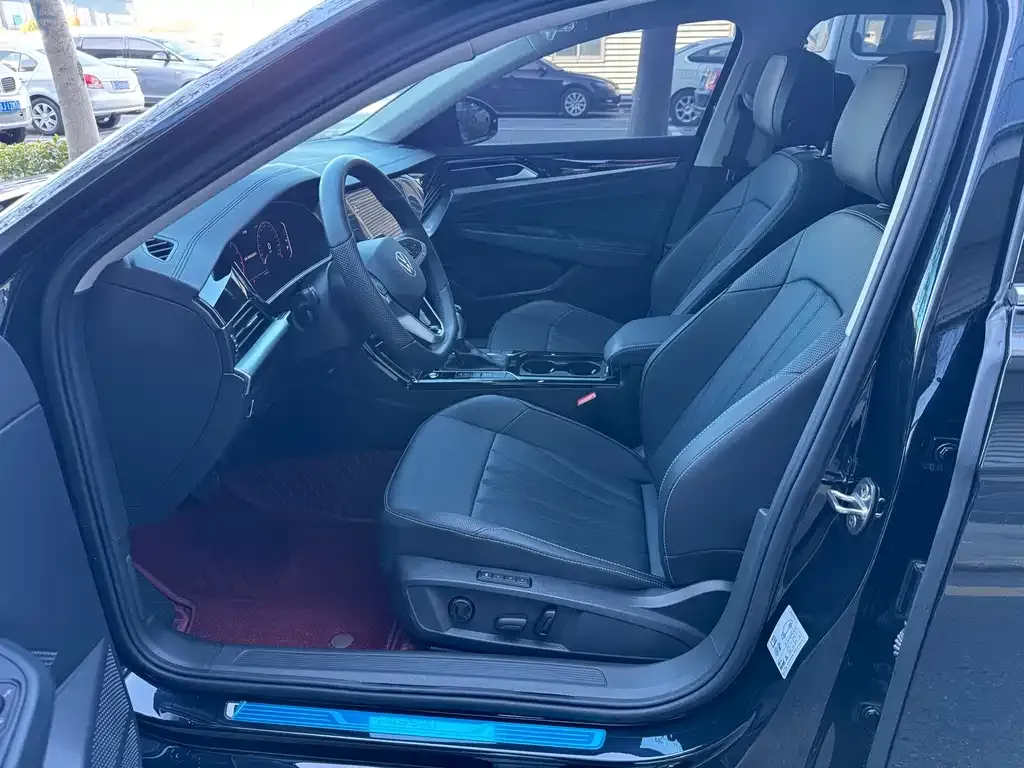 Volkswagen Passat 2024 из CN, фото 3