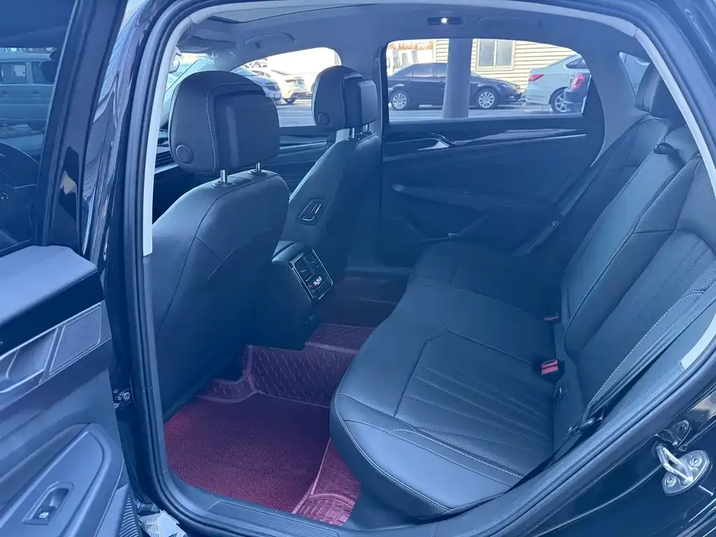 Volkswagen Passat 2024 из CN, фото 4
