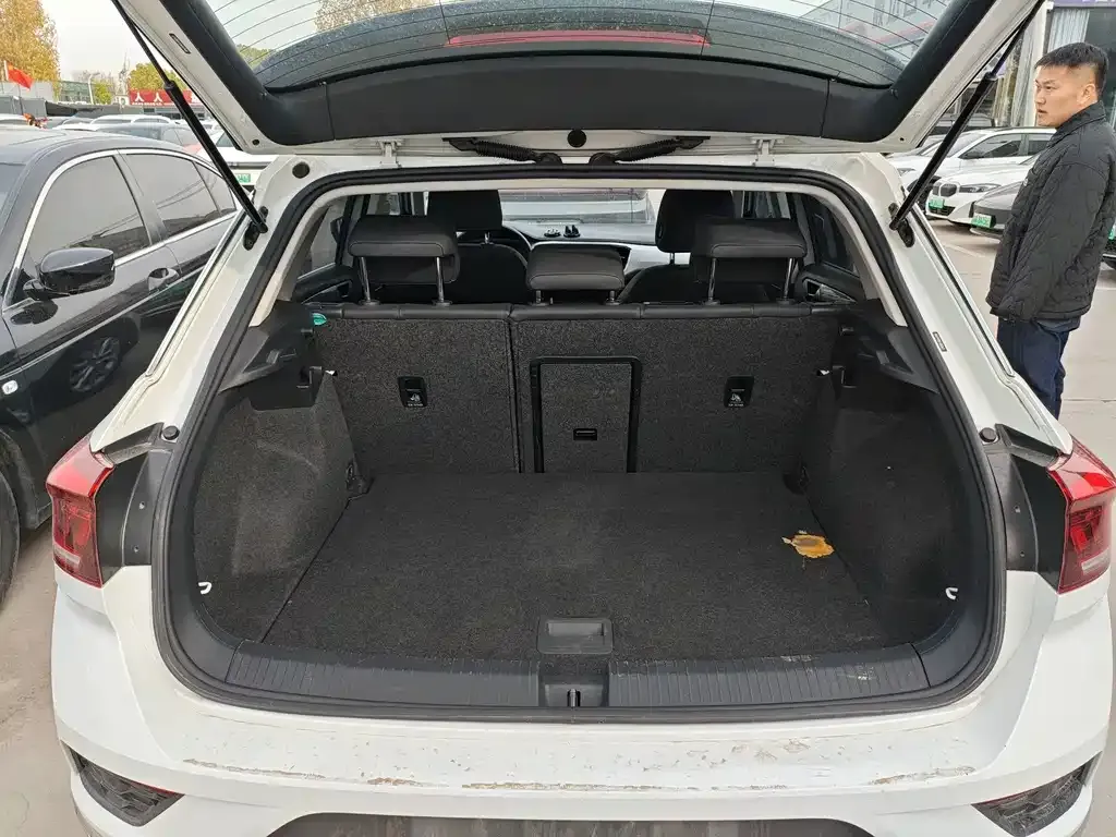 Volkswagen T-Roc 2023 из CN, фото 7